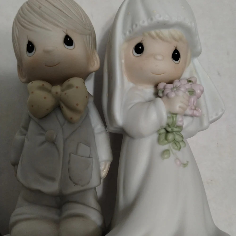 Precious Moments Wedding Cake Topper - Cream and White